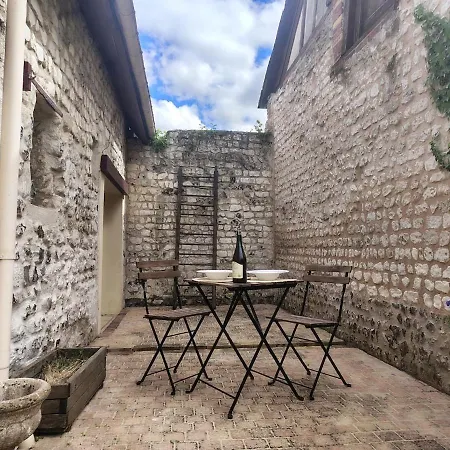 Le Cocon Sous La Vigne Poses